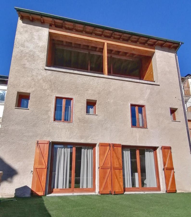 Apartament "El Castell" Casa Rural Cal Rialla Llivia Esterno foto