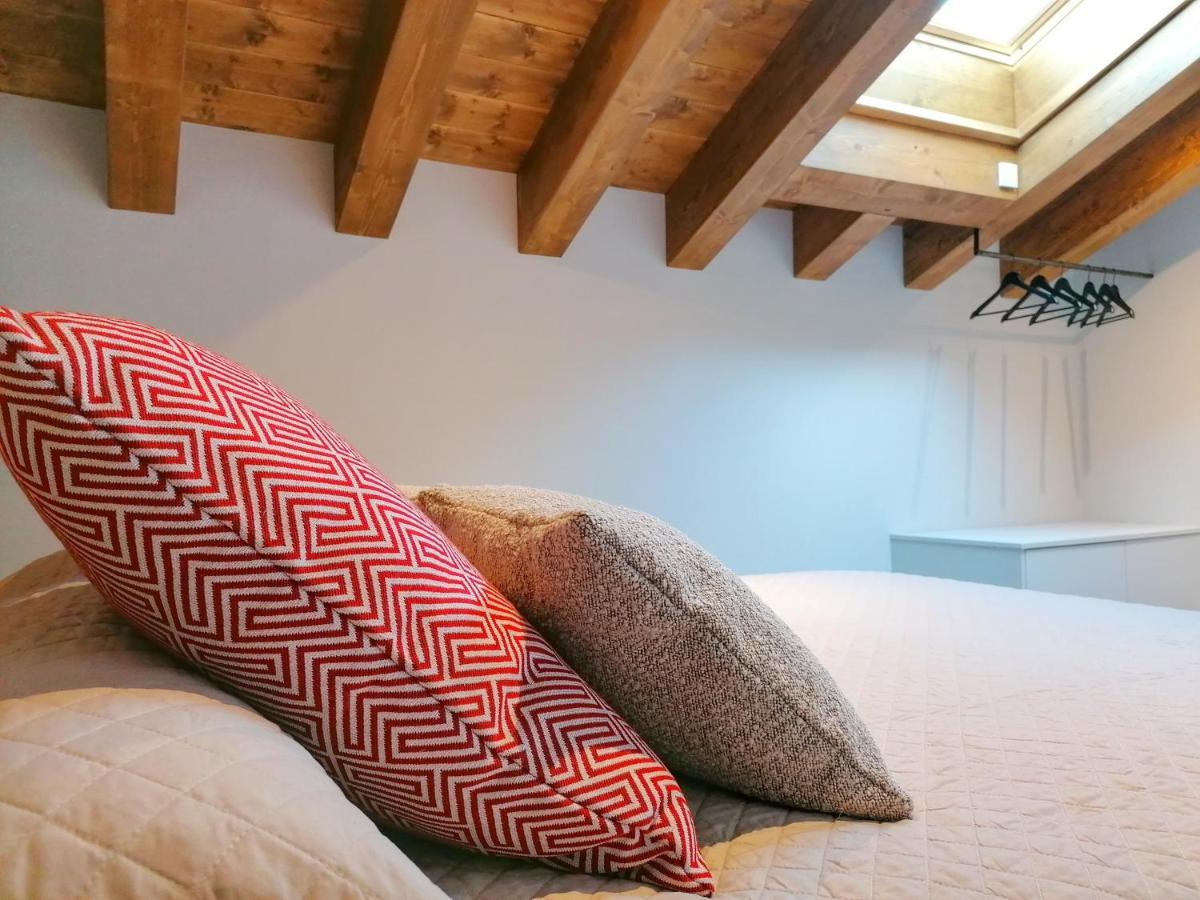 Apartament "El Castell" Casa Rural Cal Rialla Llivia Esterno foto