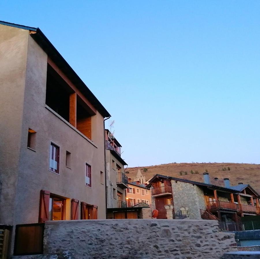 Apartament "El Castell" Casa Rural Cal Rialla Llivia Esterno foto