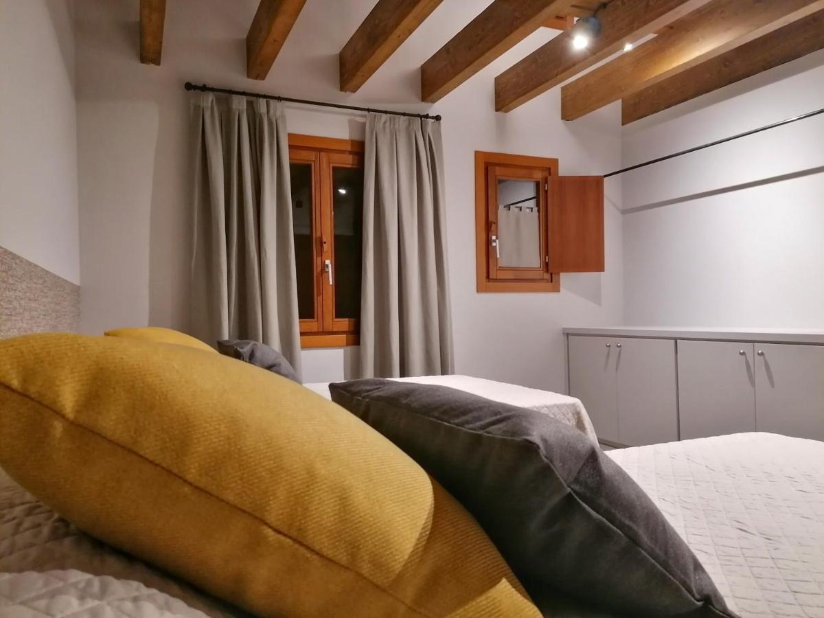 Apartament "El Castell" Casa Rural Cal Rialla Llivia Esterno foto
