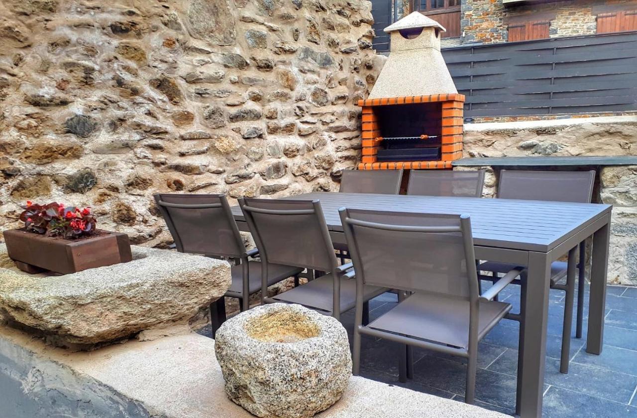 Apartament "El Castell" Casa Rural Cal Rialla Llivia Esterno foto